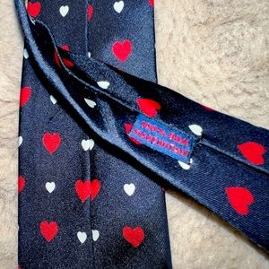 Vintage Lillian Vernon Neck Tie w/ ❤️’s MADE IN ITALY